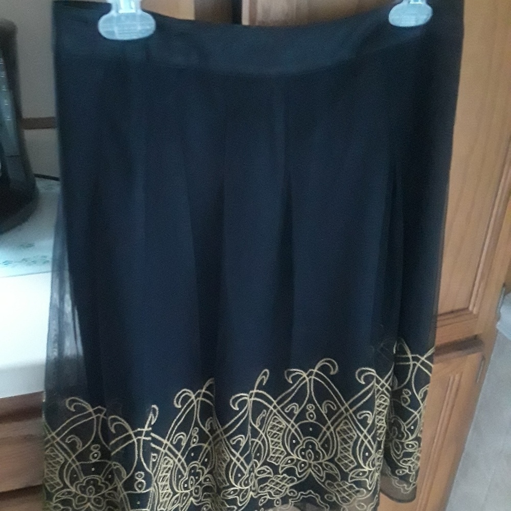 Apostrophe Skirt